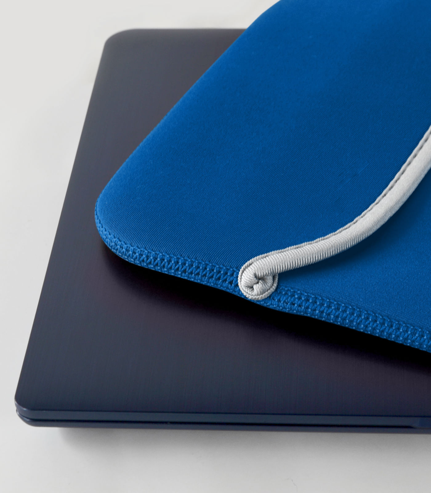 Funda Protectora en Neopreno de 14 Pulgadas Azul img #3