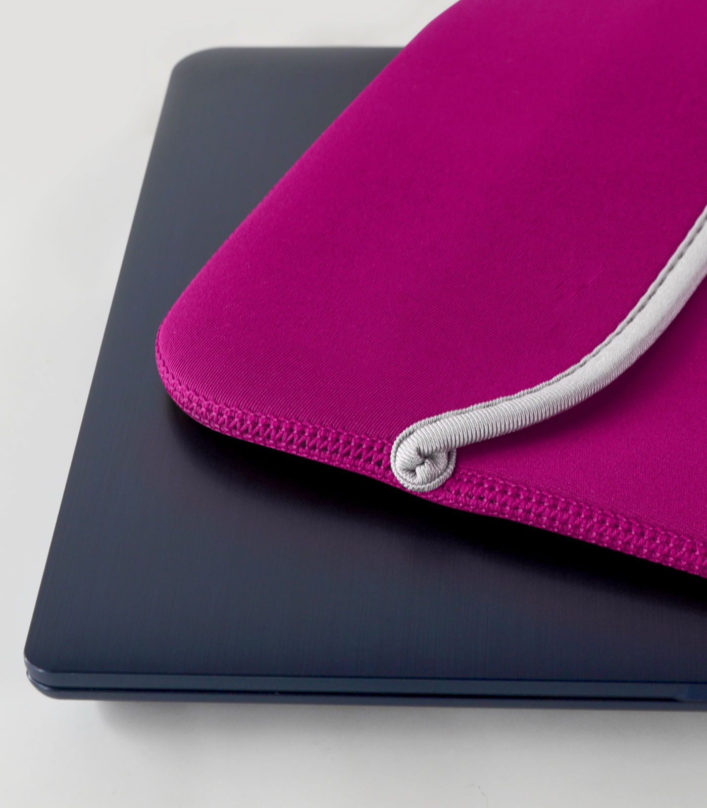 Funda Protectora en Neopreno de 15 Pulgadas Rosa img #3