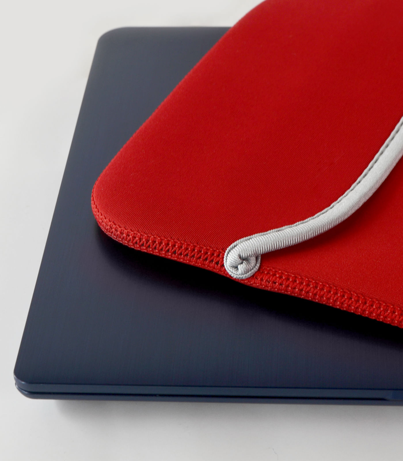 Funda Protectora en Neopreno de 13 Pulgadas Rojo img #3