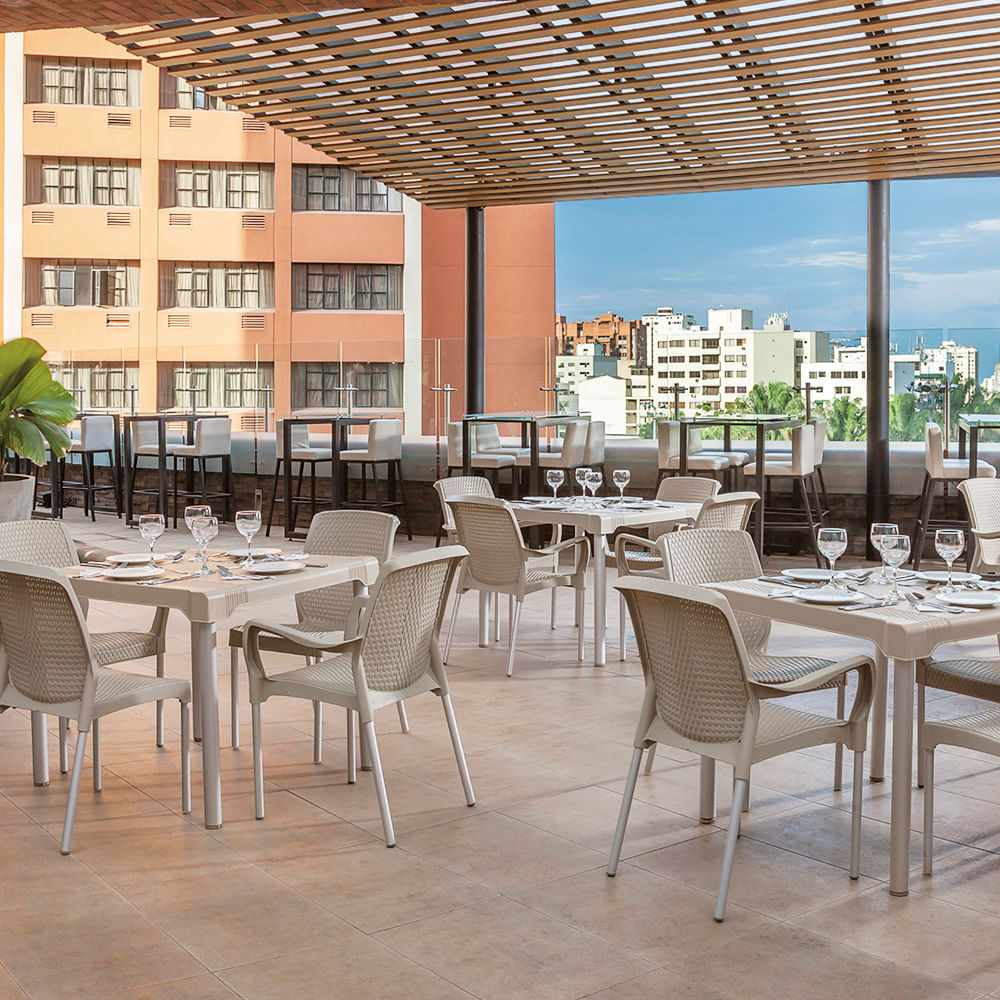 Combo Comedor Shia (1 Mesa + 4 Sillas Con Brazos) img #5
