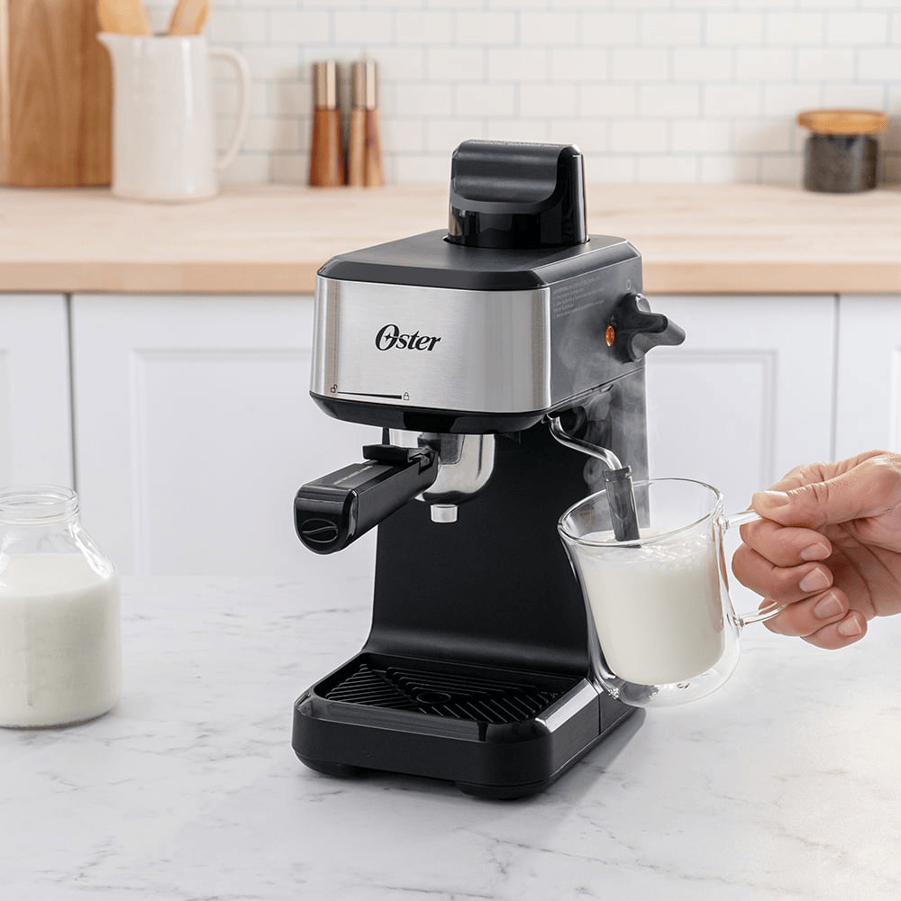 Cafetera Oster Espresso y Cappuccino 4 Tazas BVSTEM3300 Negro img #3
