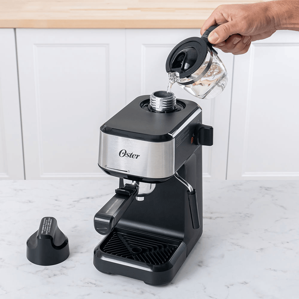 Cafetera Oster Espresso y Cappuccino 4 Tazas BVSTEM3300 Negro img #4