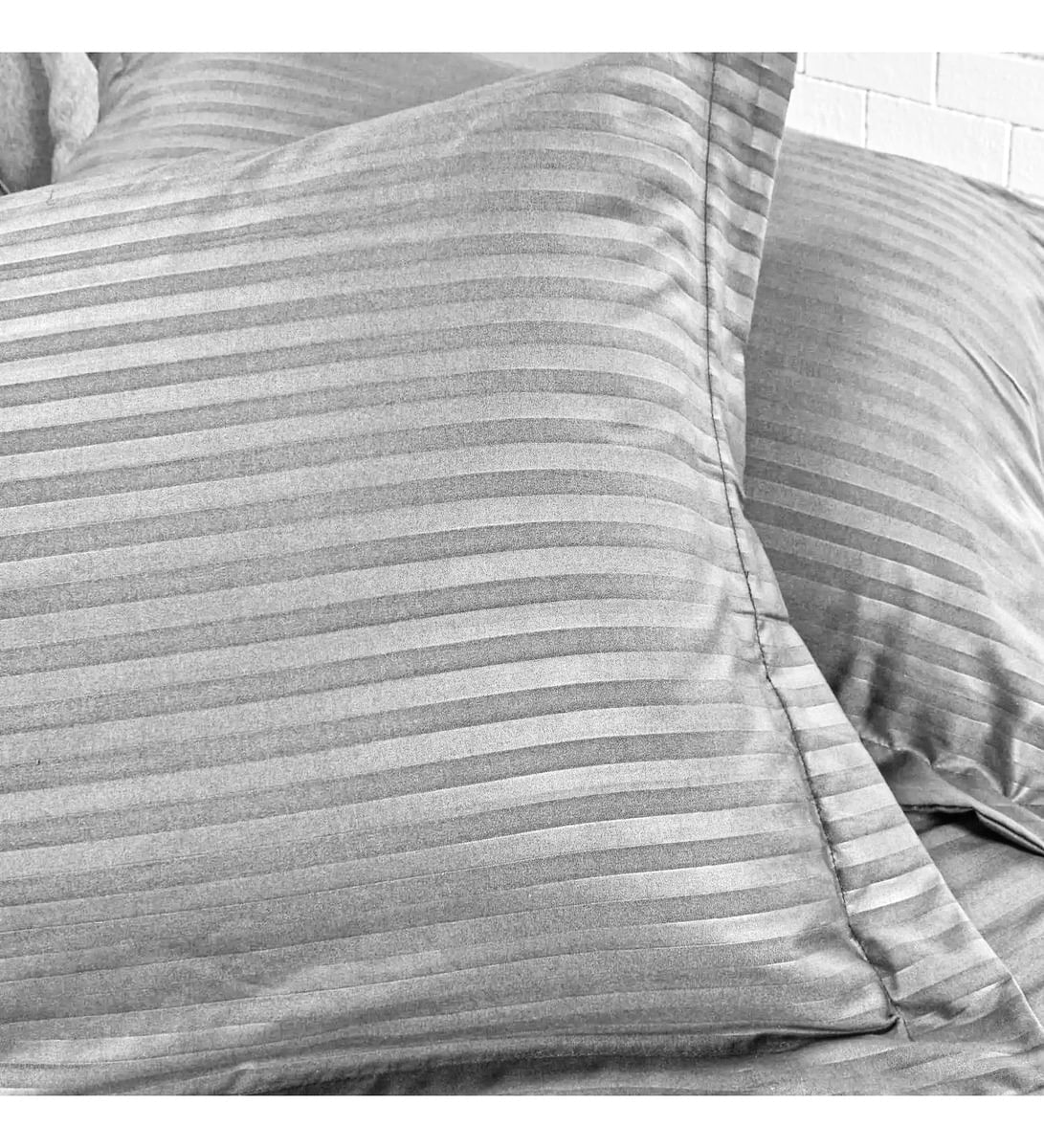 Edredon Cubrelecho Premium Cama Doble Fundas Almohadas Innovo Gris Claro img #4