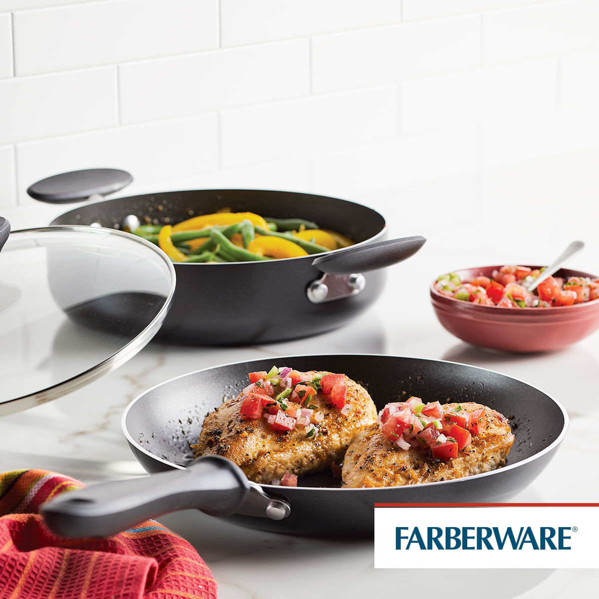 Set sartenes 25 cm con mango y 24cm con asas + tapa. Reliance. Negro Black. Farberware img #5