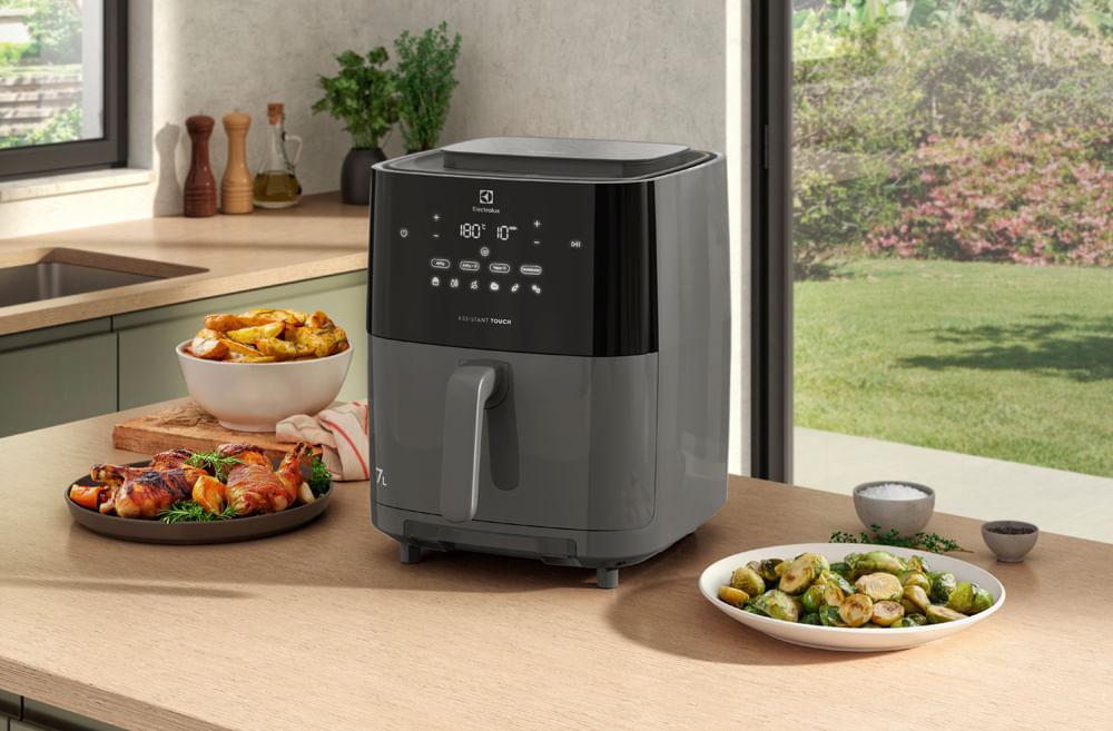 Freidora de aire Electrolux 7L Expert negra EAF180 img #12