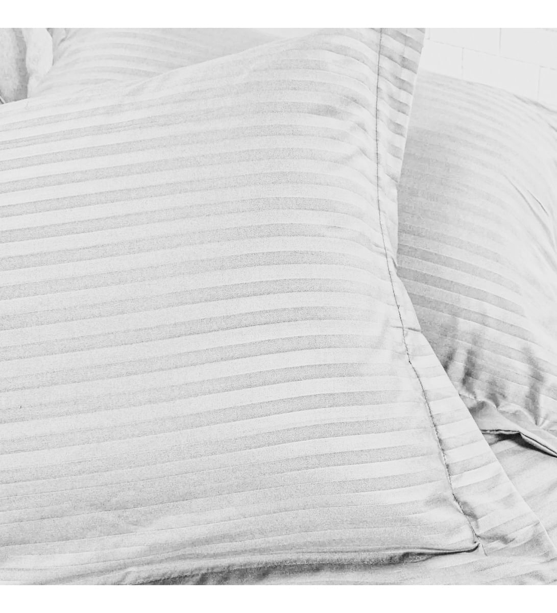 Edredon Cubrelecho Premium Cama Doble Con Fundas Para Almohada Blanco img #4