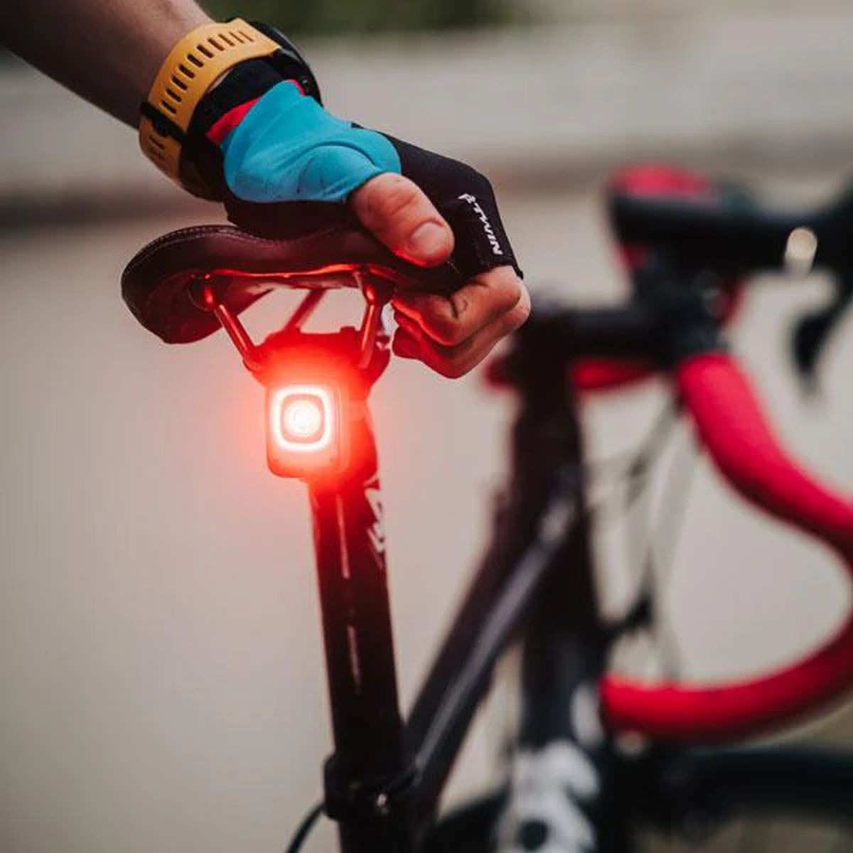 Luz Trasera Magicshine Seemee 200 Lm Smart USB-C V3.0 img #3