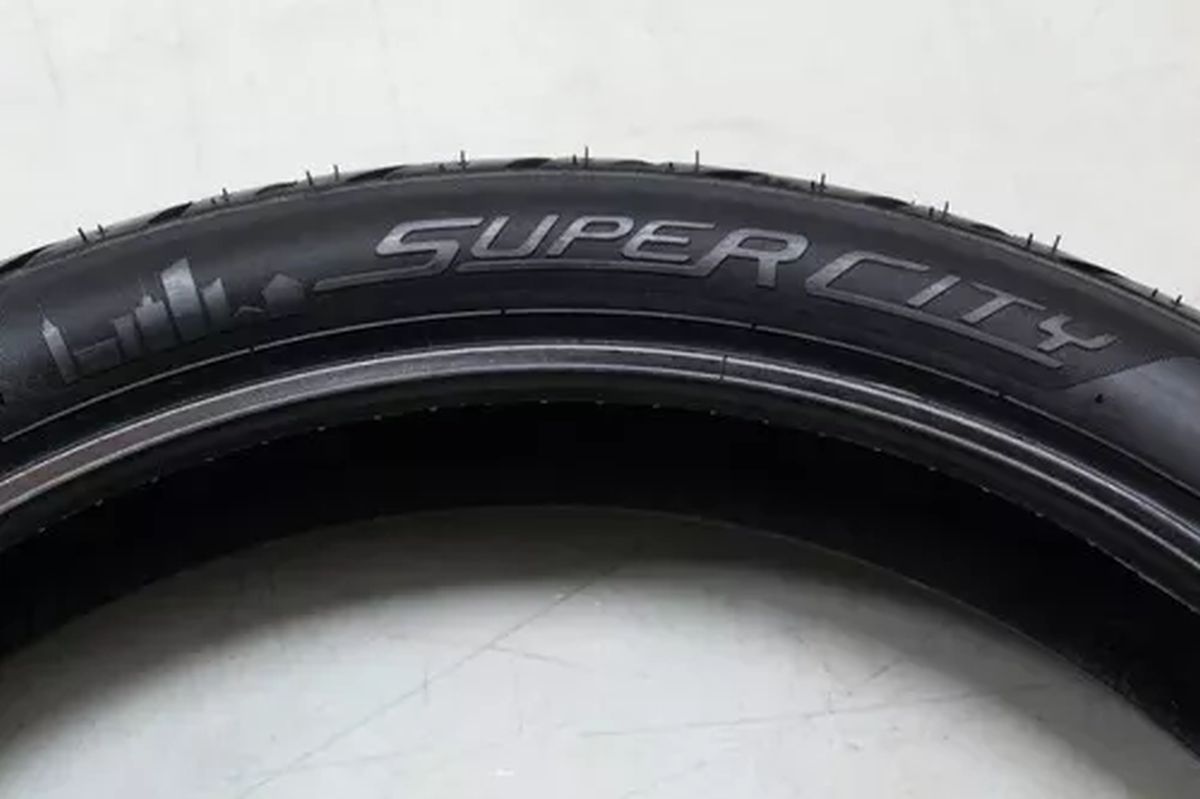 Llanta Pirelli Super City Trasera 3.00 R17 45P TT img #3