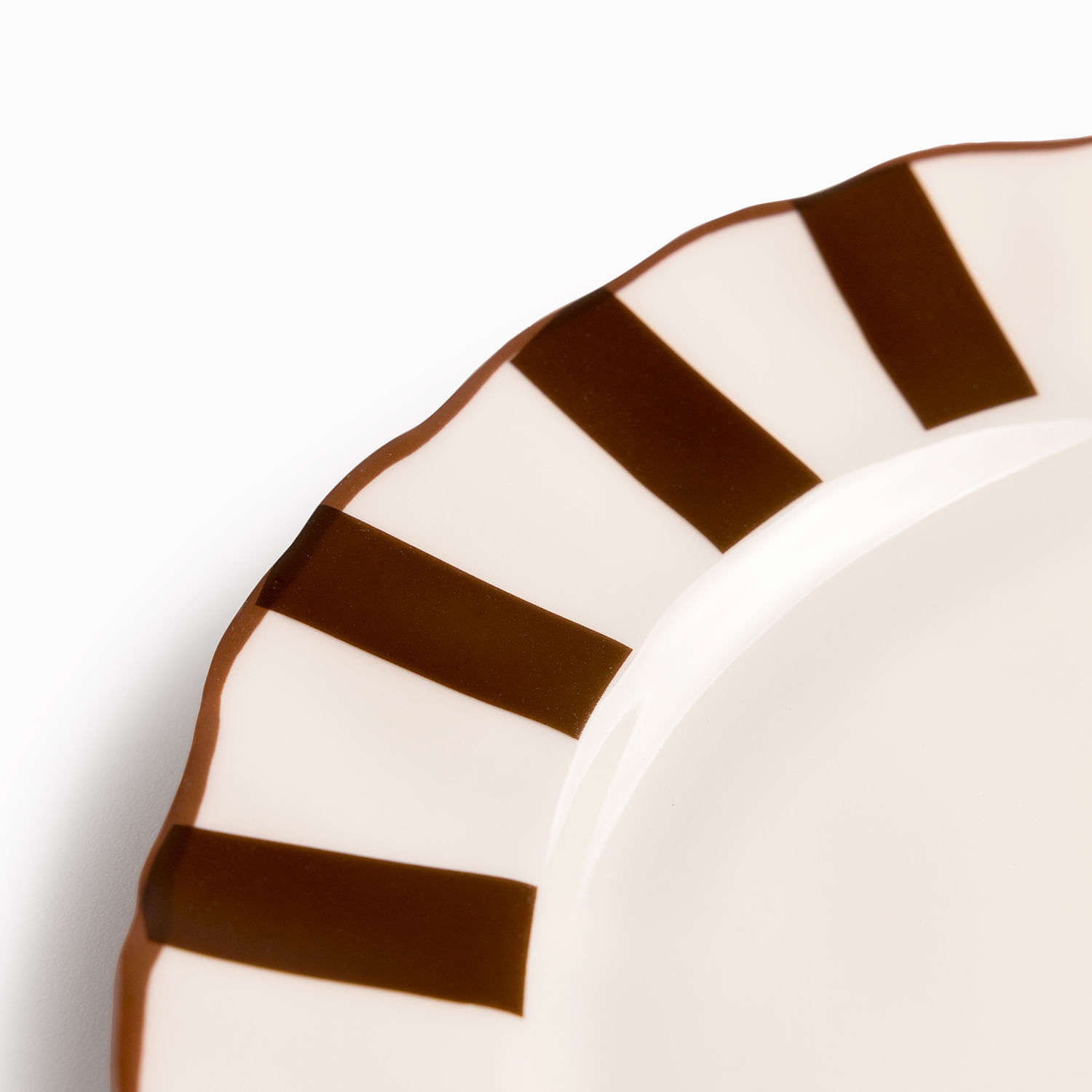 Plato principal líneas café 27cm img #2