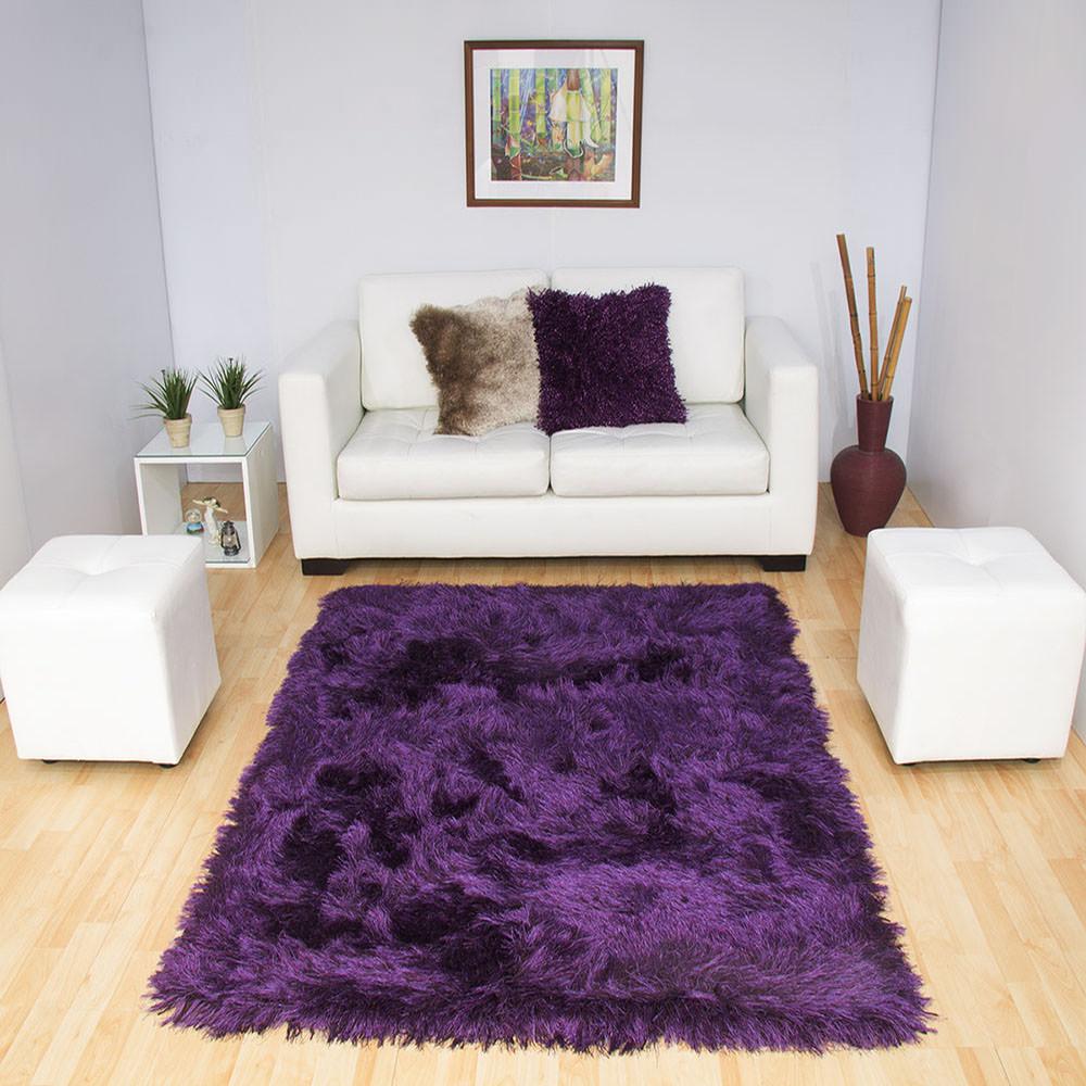 Diseño de sala de estar para jóvenes alfombra motivo de pared a cuadros  Plus 8000 violeta
